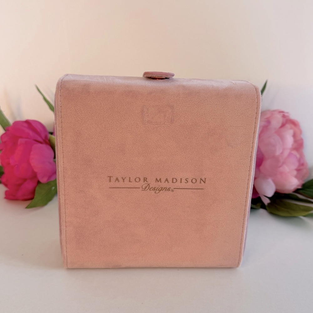 Taylor Madison Designs Delicate Brushed Velvet Jewelry Case
